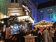 Konrad’s Hüttenzauber auf dem "Weihnachtsdorf" im Kaiserhof der Residenz München vom 18.11. - 22.12.2024